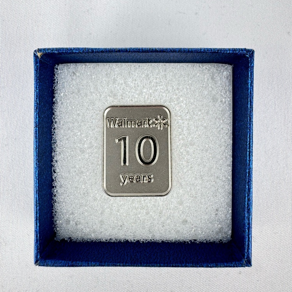NWT Walmart Official Employee 10 Year Pin